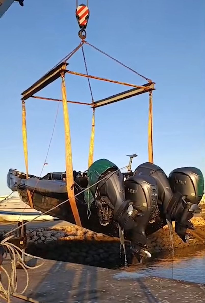 The damaged smuggling boat after retrieval from the water (Judicial Police)